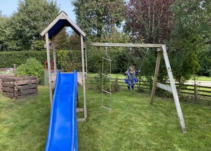 Triangle Vacation Feriehus Bedekaspel